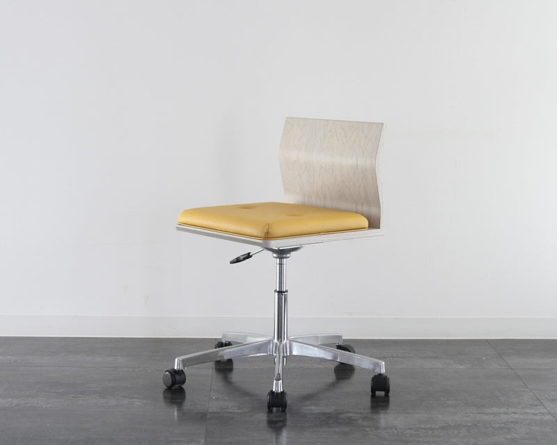 HAGOROMO Work Chair